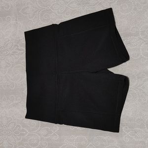 Athleta Salutation Stash Pocket II 5" Short